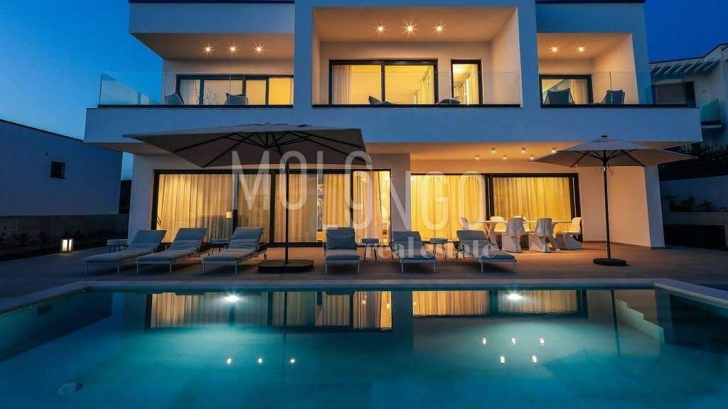 Haus zum Kauf 1.580.000 € 12 Zimmer 305 m² Novalja Novalja