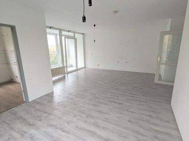 Wohnung zur Miete 975 € 3 Zimmer 79,5 m² 4. Geschoss frei ab 13.04.2026 Moltkestrasse 40c Pempelfort Düsseldorf 40477