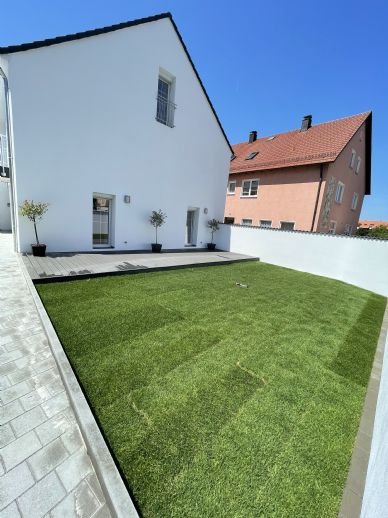 Mehrfamilienhaus zum Kauf provisionsfrei 895.000 € 6 Zimmer 251 m²<br/>Wohnfläche 445 m²<br/>Grundstück ab sofort<br/>Verfügbarkeit Regenstauf Regenstauf 93128