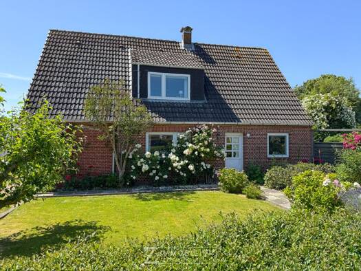 Einfamilienhaus zum Kauf 365.000 € 6 Zimmer 135,4 m² 716 m² Grundstück Tönning 25832