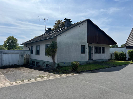 Einfamilienhaus zum Kauf 295.000 € 7 Zimmer 221 m² 703 m² Grundstück frei ab sofort Körbecke Möhnesee 59519