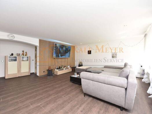 Haus zum Kauf 299.000 € 7 Zimmer 217 m² 345 m² Grundstück Burgsolms Solms 35606