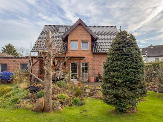 Einfamilienhaus zum Kauf 259.000 € 5 Zimmer 185 m² 819 m² Grundstück Leegebruch 16767