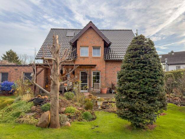 Einfamilienhaus zum Kauf 259.000 € 5 Zimmer 185 m² 819 m² Grundstück Leegebruch 16767