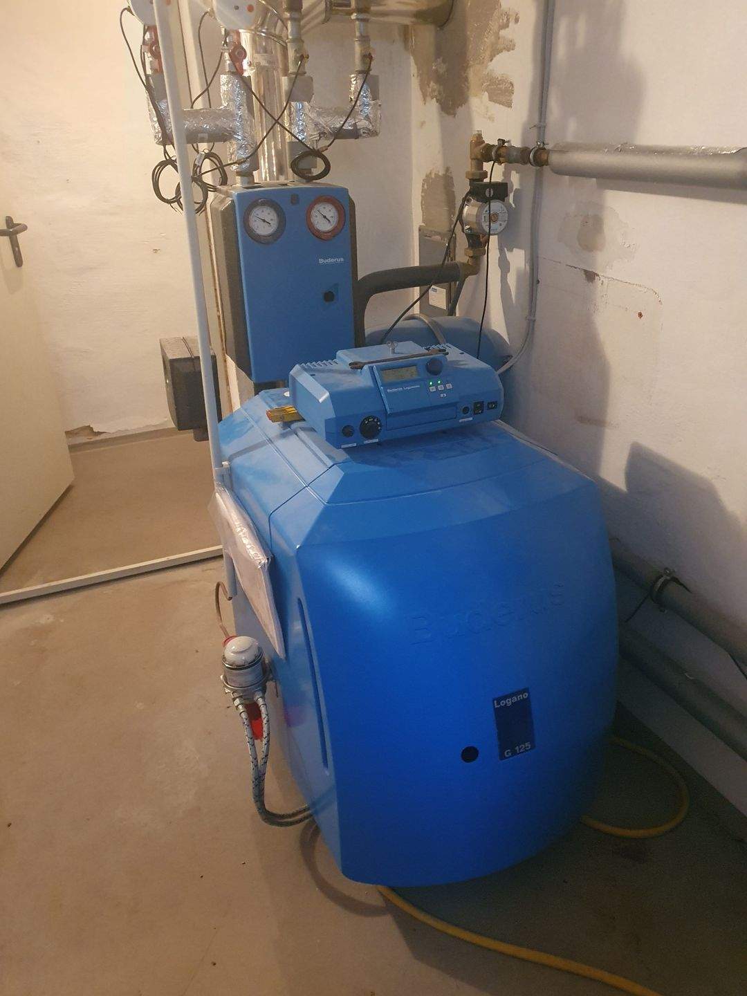 Immobilie in Krumbach (Schwaben) - Verkauf gegen ihr Kaufangebot - Schöne DHH in Stadtlage - Bild 1