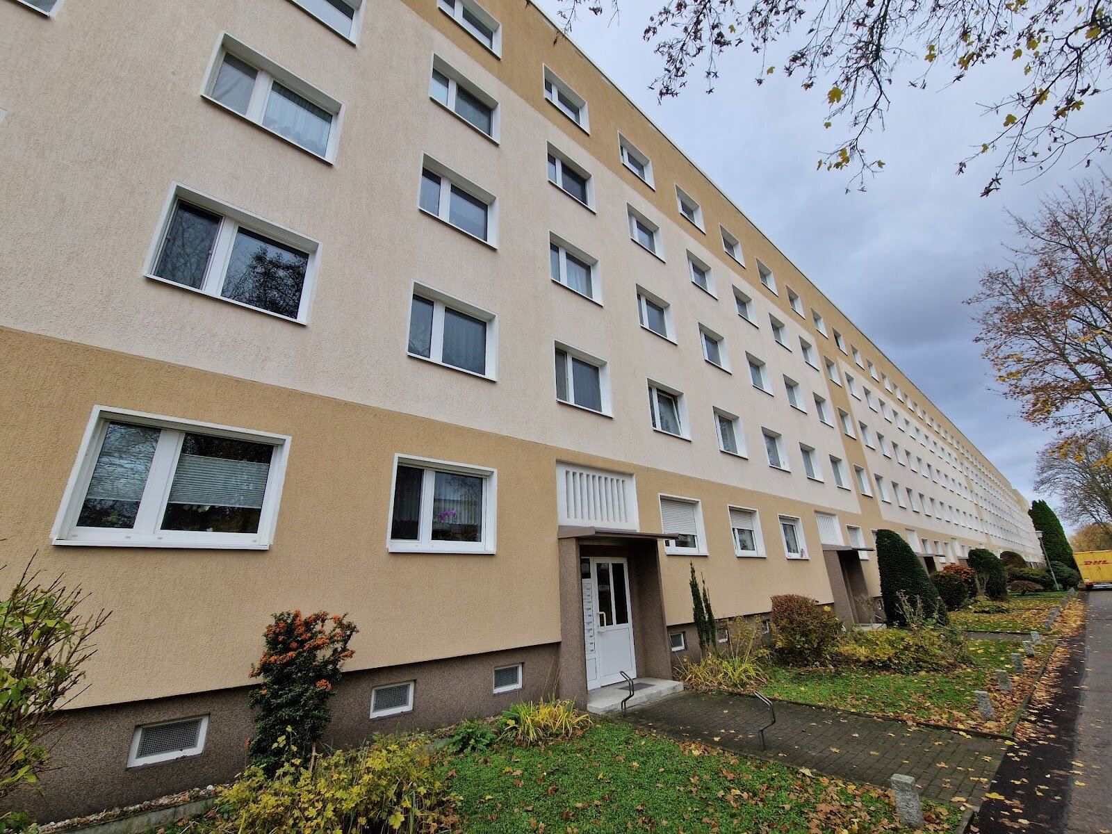 Wohnung zur Miete 339 € 3 Zimmer 56,8 m²<br/>Wohnfläche 3.<br/>Geschoss 01.02.2025<br/>Verfügbarkeit Bernhard-Kellermann-Str. 25 Schilfbreite Magdeburg 39120