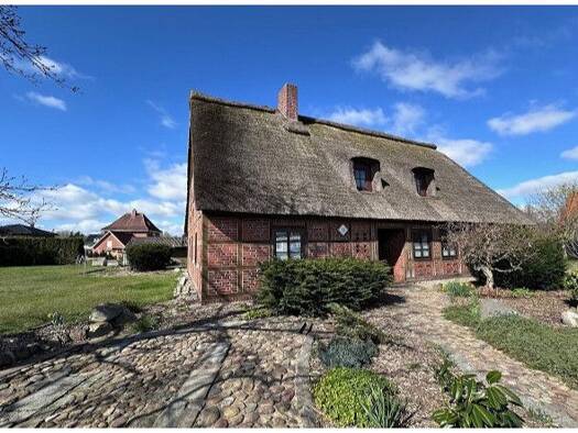 Haus zum Kauf 439.000 € 7 Zimmer 268,7 m² 2.015 m² Grundstück Basbeck Hemmoor 21745