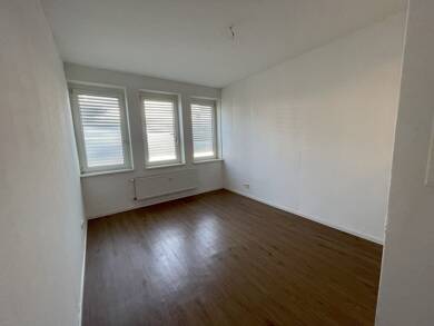 Wohnung zur Miete 520 € 1 Zimmer 24 m² EG frei ab sofort Bolongarostraße 57 Nied Frankfurt am Main 65934