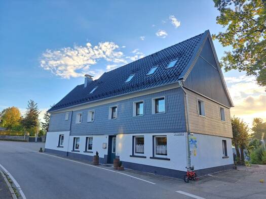 Maisonette zur Miete 745 € 3,5 Zimmer 105 m² Geschoss EG/2 frei ab 01.03.2026 Kirchstraße 8 Rönsahl Kierspe 58566