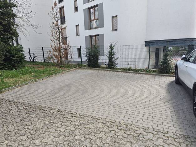 Garage/Stellplatz zur Miete provisionsfrei 120 € Röderbergweg 82 Ostend Frankfurt am Main 60314