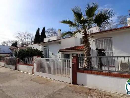 Chalet zum Kauf 230.000 € 3 Zimmer 65 m² Pasaje Montseny 122 19, 122 Castelló d'Empúries 17487