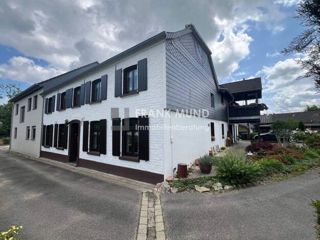 Mehrfamilienhaus zum Kauf 359.000 € 8 Zimmer 241 m² 532 m² Grundstück Broich Mönchengladbach-Rheindahlen 41179