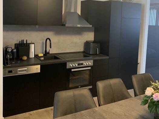 Wohnung zur Miete 840 € 1 Zimmer 69 m² Geschoss 2/6 frei ab 01.11.2025 Innenstadt Neuss 41460