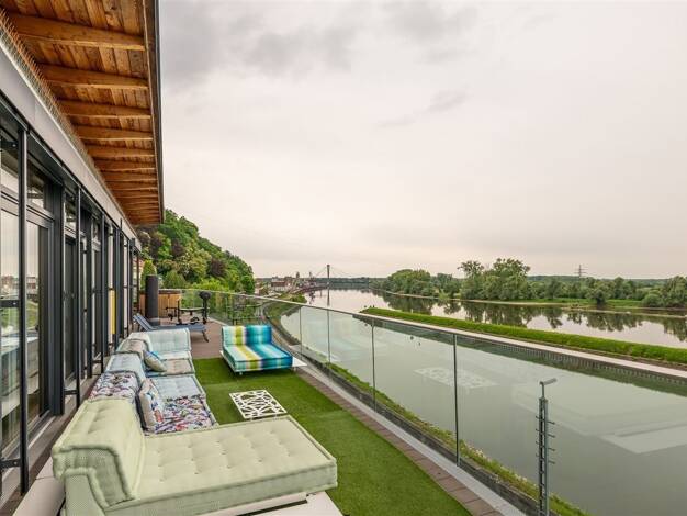 Penthouse zur Miete 2.690 € 4 Zimmer 255,6 m² 3. Geschoss frei ab 01.12.2026 Deggendorf Deggendorf 94469