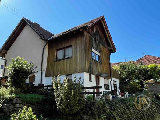 Mehrfamilienhaus zum Kauf 438.000 € 9 Zimmer 215 m² 337 m² Grundstück frei ab sofort Neustadt Waiblingen 71336