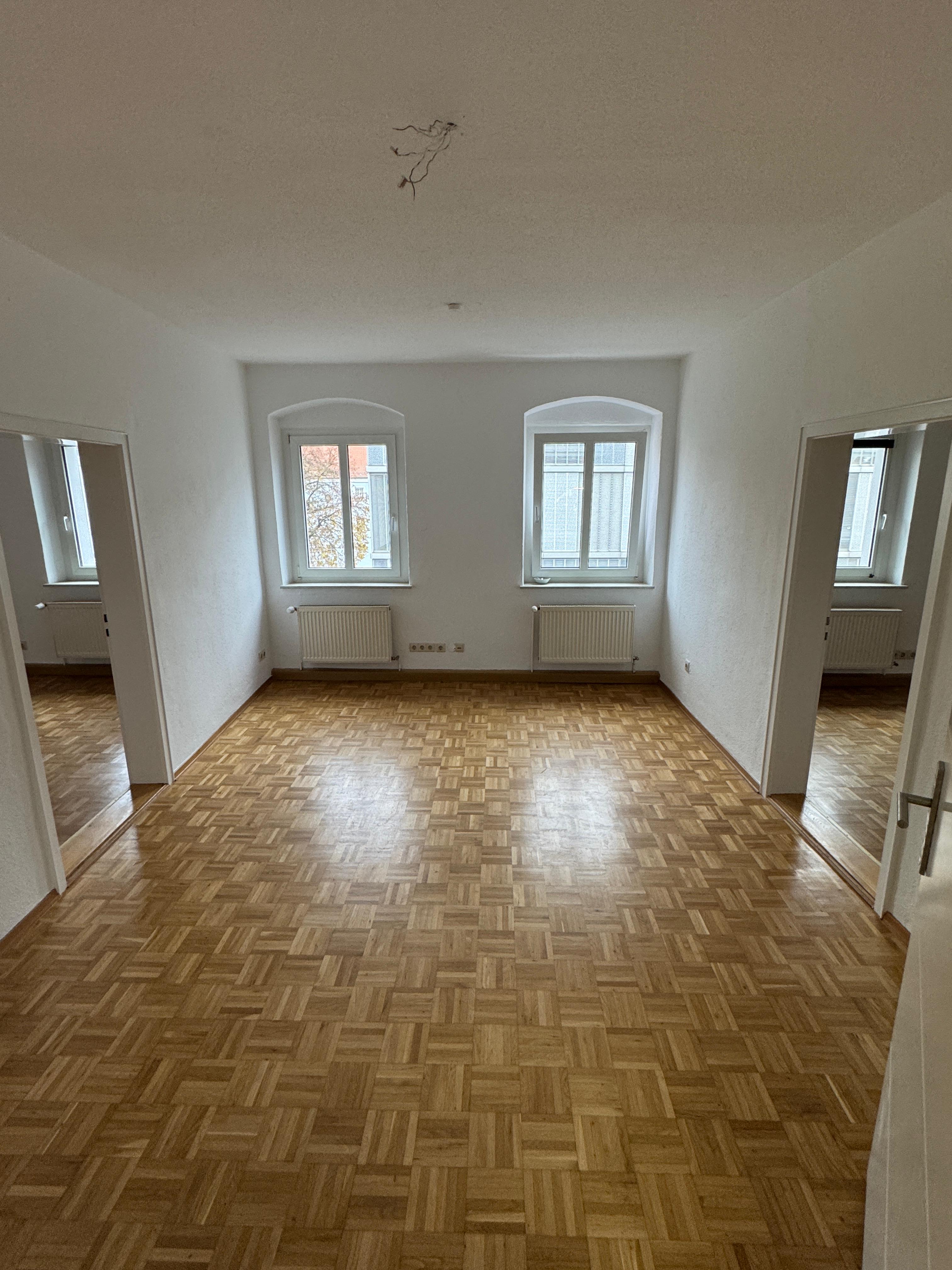 Wohnung zur Miete 2.100 € 5 Zimmer 120 m²<br/>Wohnfläche 2.<br/>Geschoss ab sofort<br/>Verfügbarkeit Dr.-Wunderle-Straße Zentrum Regensburg 93051