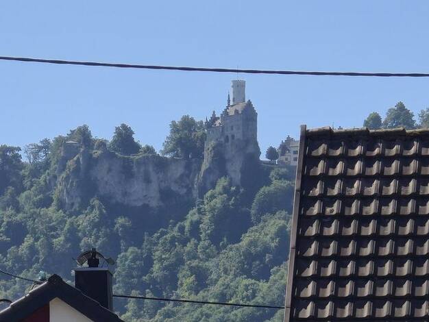 Haus zum Kauf 995.000 € 5 Zimmer 165 m² 825 m² Grundstück Unterhausen Lichtenstein 72805