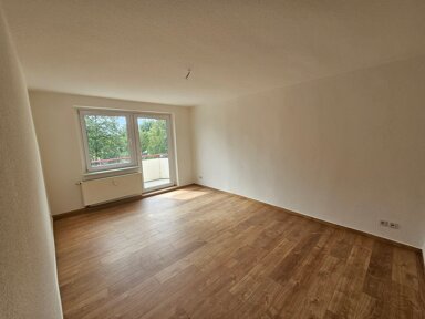 Wohnung zur Miete 330 € 3 Zimmer 58 m² frei ab sofort F.-Engels-Straße 4 Schipkau Schipkau 01993