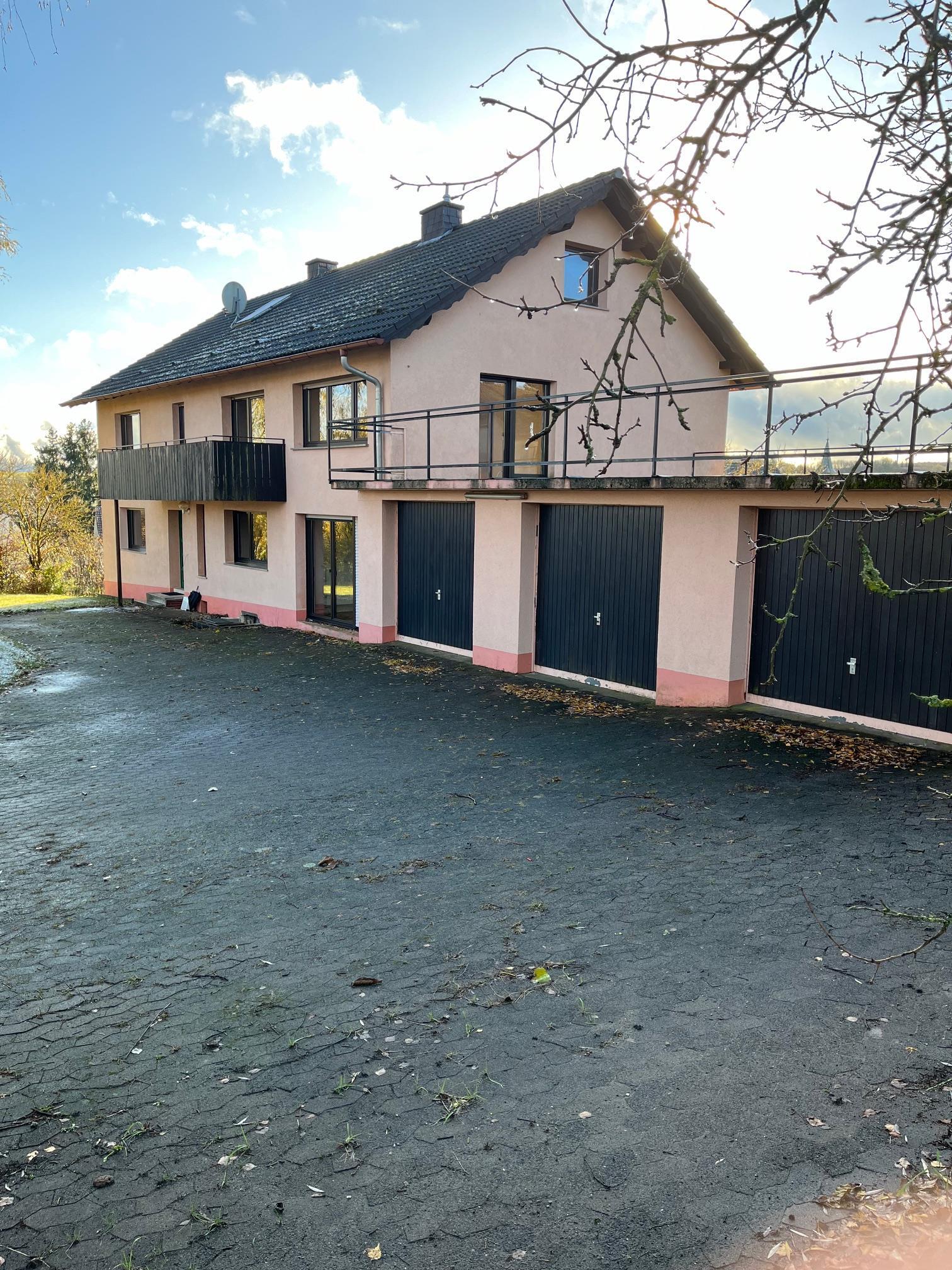 Einfamilienhaus zum Kauf 249.000 € 8 Zimmer 200 m²<br/>Wohnfläche 1.220 m²<br/>Grundstück Wallroth Flieden 36103