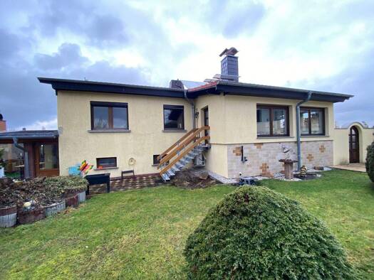 Einfamilienhaus zum Kauf 380.000 € 5 Zimmer 143 m² 990 m² Grundstück frei ab 01.06.2026 Saara Nobitz 04603