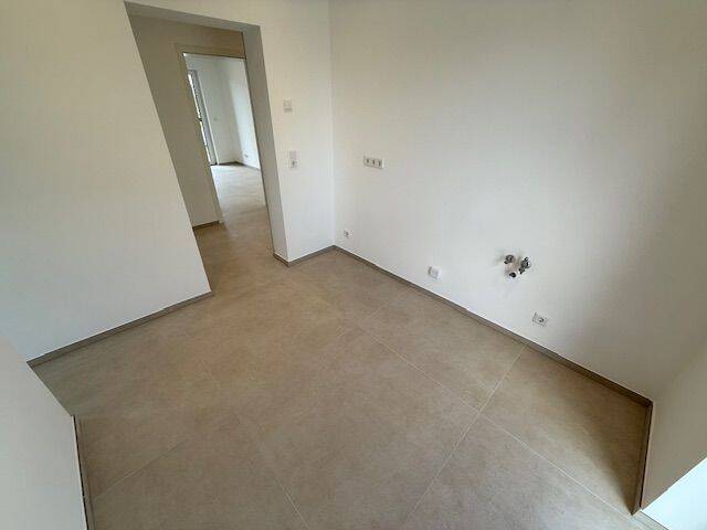 Erstbezug nach Renovierung, 3-Zi-ETW mit Balkon, Garten (ca. 170 m²), FBHZ, 1.OG, 2 Stellplätze, 91058 Erlangen-Eltersdorf – Erlangen – Vorschaubild 15