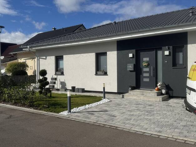 Bungalow zum Kauf provisionsfrei 600.000 € 3,5 Zimmer 121 m² 664 m² Grundstück Aulfingen Geisingen 78187