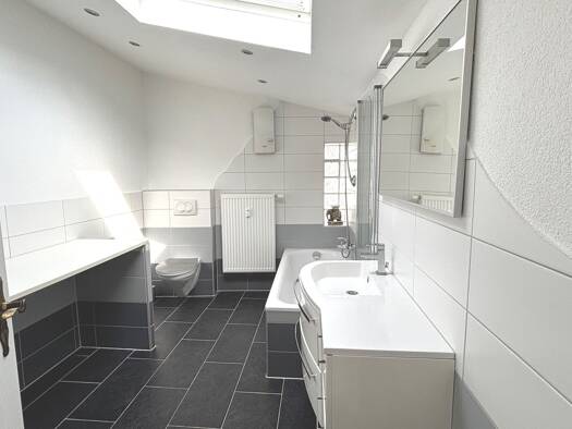 Wohnung zur Miete 470 € 2 Zimmer 70 m² Dachgeschoss Taubenstrasse Schwalbach 66773