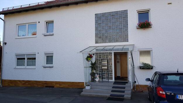 Wohnung zur Miete 840 € 3 Zimmer 97,7 m² Dachgeschoss, 2. Geschoss frei ab sofort Birkenstr. 40 Weidenberg Weidenberg 95466