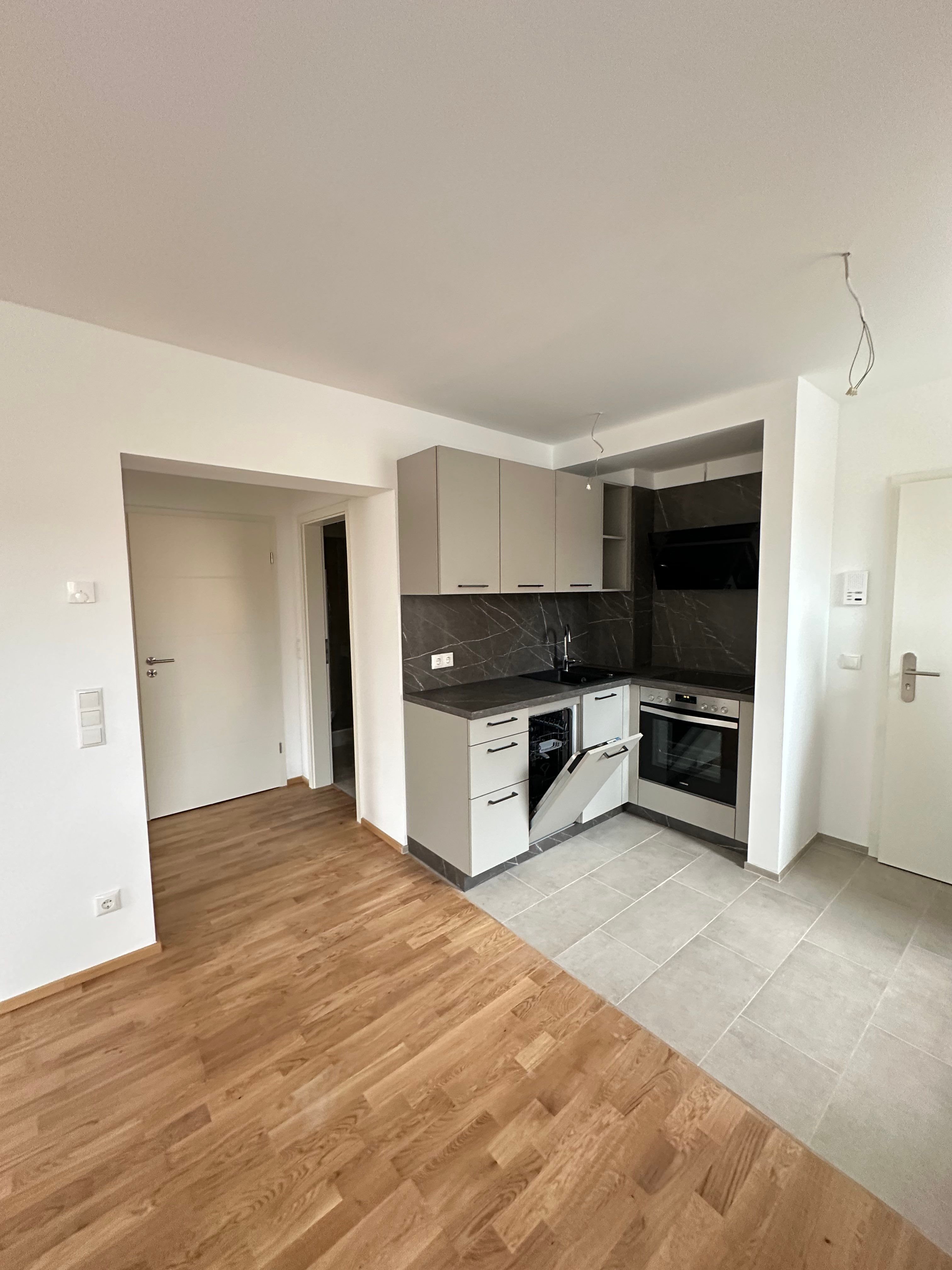 Wohnung zur Miete 499 € 2 Zimmer 45,2 m²<br/>Wohnfläche EG<br/>Geschoss ab sofort<br/>Verfügbarkeit Dresdner Strasse 304 Coswig 01640