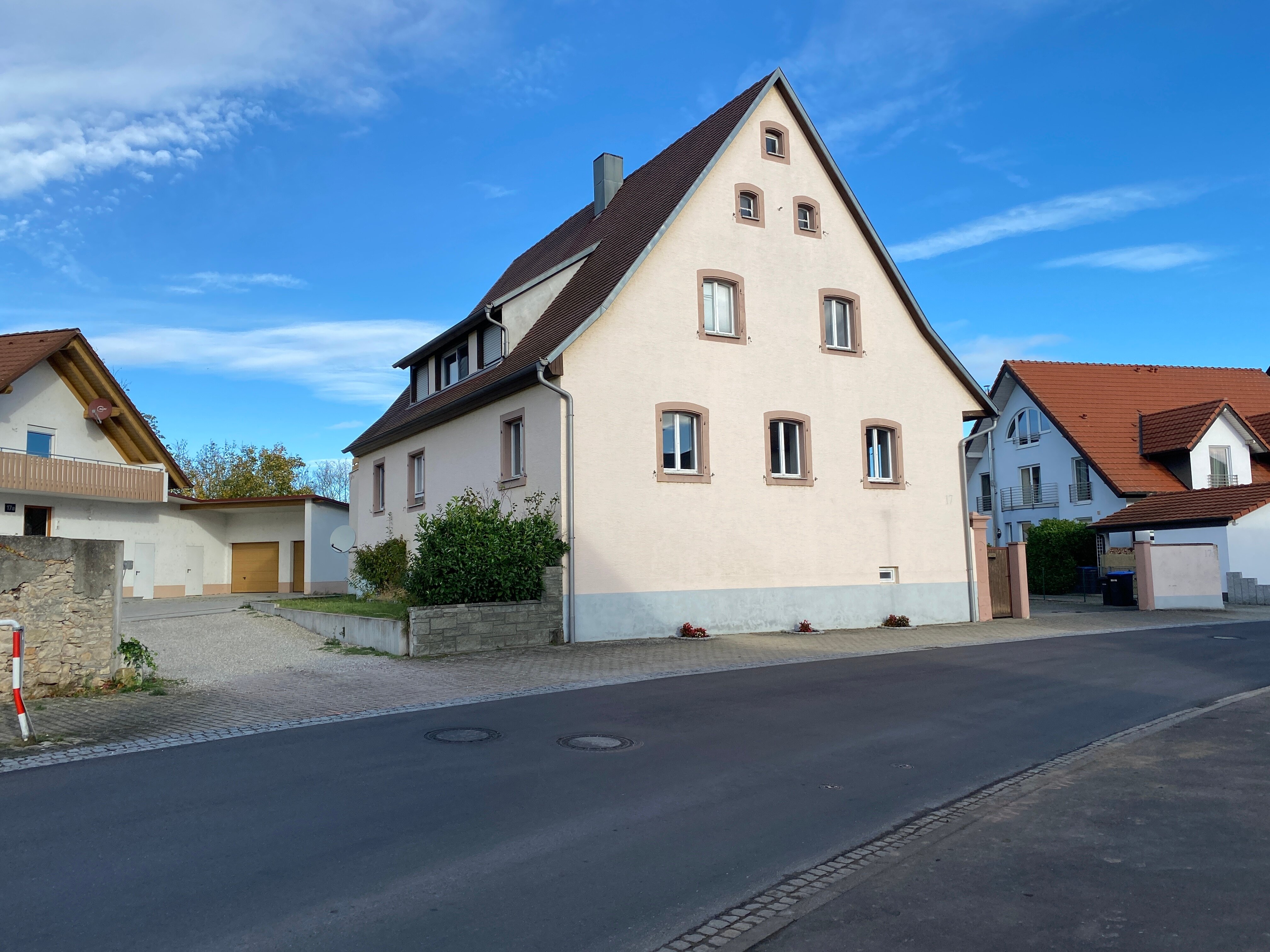 Einfamilienhaus zum Kauf 495.000 € 9 Zimmer 215 m²<br/>Wohnfläche 500 m²<br/>Grundstück Gündlingen Breisach am Rhein / Gündlingen 79206