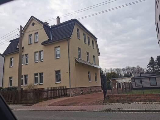 Wohnung zur Miete 330 € 2 Zimmer 55 m² Neuwürschnitz Oelsnitz/Erzgebirge 09376