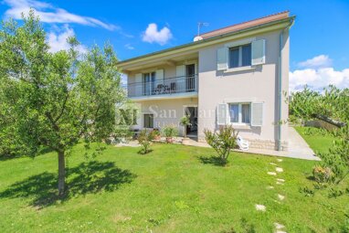 Haus zum Kauf 485.000 € 8 Zimmer 270 m² 918 m² Grundstück Porec center 52440