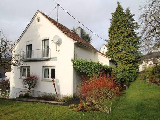 Einfamilienhaus zur Miete 1.350 € 5 Zimmer 100 m² 900 m² Grundstück frei ab sofort Ehlhalten Eppstein-Ehlhalten 65817