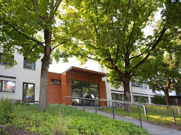 Wohnung zur Miete 990 € 2 Zimmer 54,1 m² 2. Geschoss Bgm.-Bohl-Str. 56 Pfersee Pfersee 86157