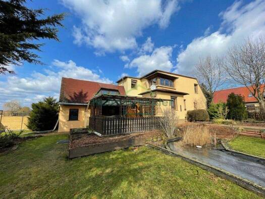 Doppelhaushälfte zum Kauf 249.000 € 6 Zimmer 136 m² 645 m² Grundstück Bernburg 06406