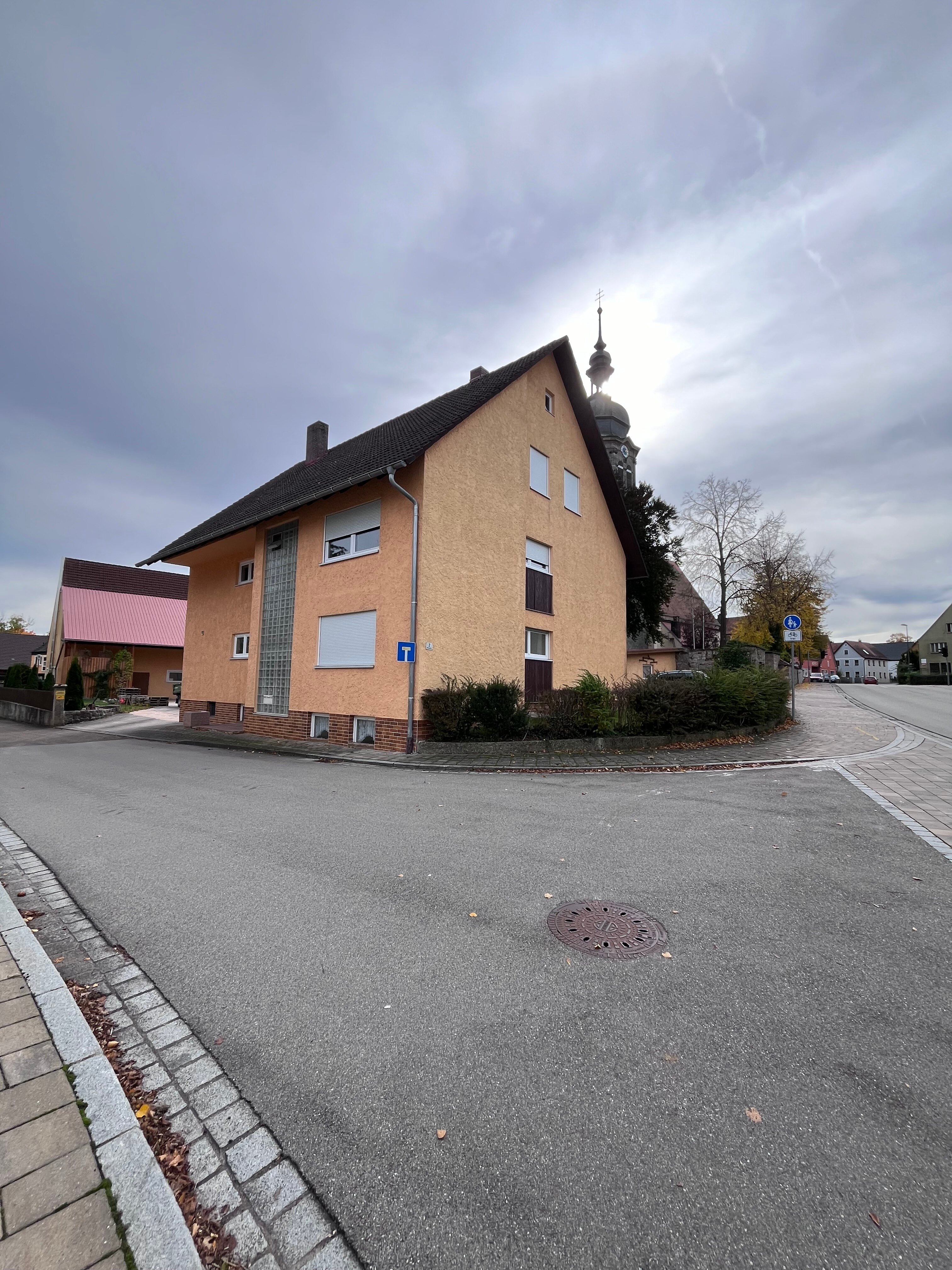 Wohnung zur Miete 1.000 € 4 Zimmer 125 m²<br/>Wohnfläche EG<br/>Geschoss ab sofort<br/>Verfügbarkeit Kirchplatz 2 Aurach Aurach 91589