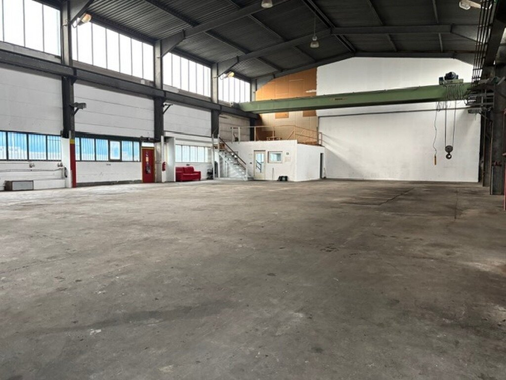 Produktionshalle zur Miete 3.450 € 555 m²<br/>Lagerfläche Herrenwyk Lübeck 23569