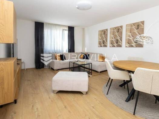 Wohnung zur Miete 700 € 2 Zimmer 72,8 m² 1. Geschoss Centar Slavonski Brod 35000