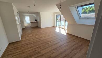 Wohnung zur Miete 1.100 € 4 Zimmer 110 m² Dachgeschoss, 2. Geschoss frei ab sofort Dorfstraße 7 Sulzbach-Rosenberg Sulzbach-Rosenberg 92237