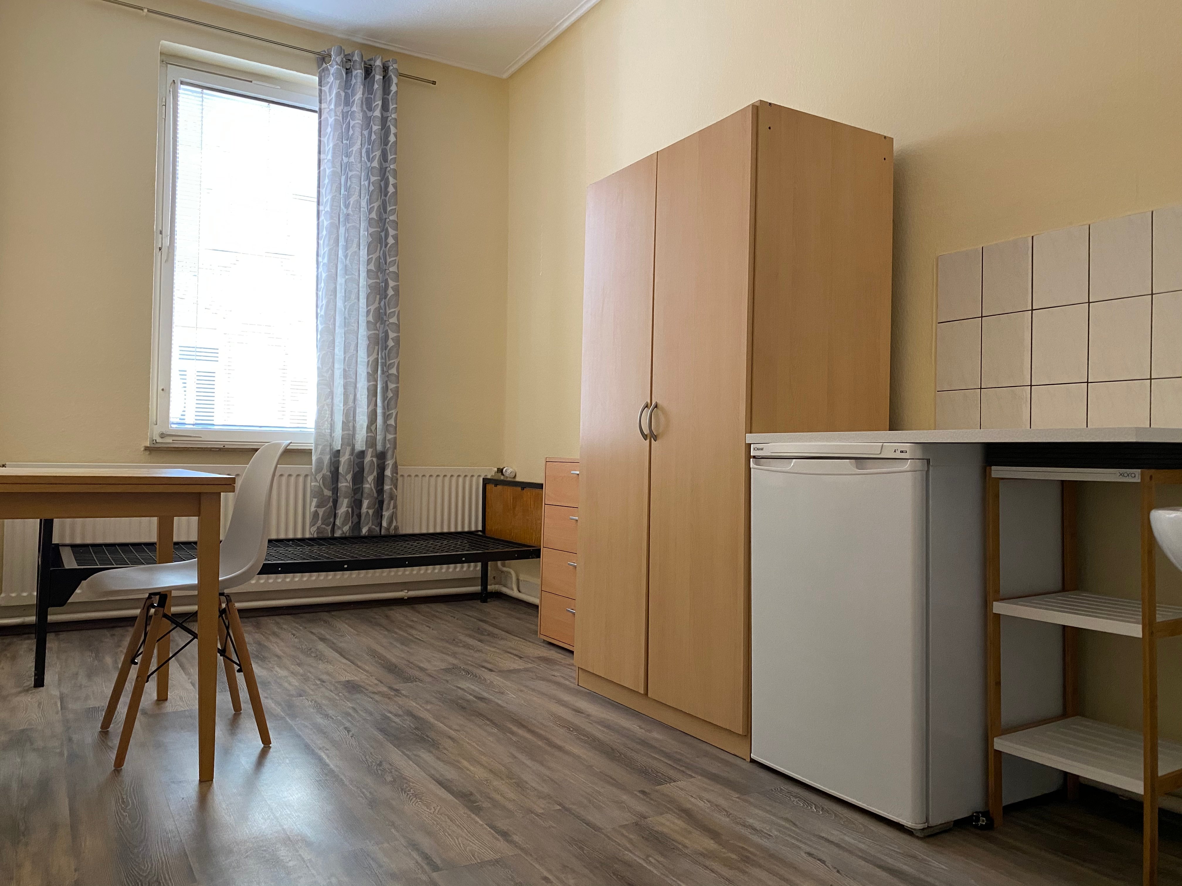 WG-Zimmer zur Miete 330 € 14,5 m²<br/>Wohnfläche 1.<br/>Geschoss ab sofort<br/>Verfügbarkeit Florianstr. 7 Ostheim Stuttgart 70188