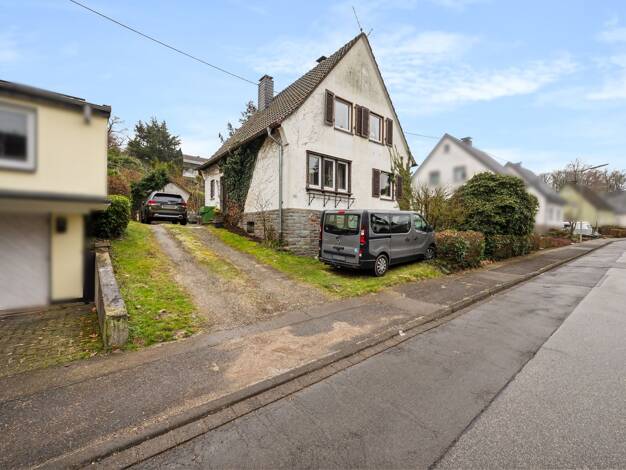 Einfamilienhaus zum Kauf 299.000 € 5 Zimmer 105 m² 842 m² Grundstück Gummersbach 51643