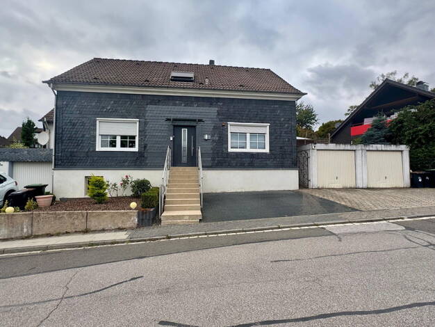 Doppelhaushälfte zum Kauf provisionsfrei 450.000 € 7 Zimmer 195 m² 525 m² Grundstück Werner Seelenbinder Str 1 Innenstadt Radevormwald 42477