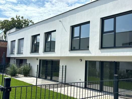 Reihenmittelhaus zum Kauf - Erstbezug 439.000 € 4 Zimmer 104 m² Maria-Lanzendorf 2326