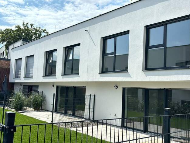 Reihenmittelhaus zum Kauf - Erstbezug 439.000 € 4 Zimmer 104 m² Maria-Lanzendorf 2326
