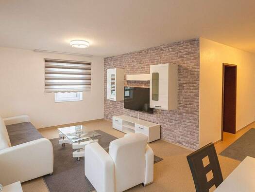 Wohnung zum Kauf 223.000 € 4 Zimmer 92 m² EG Feuchtwangen 91555