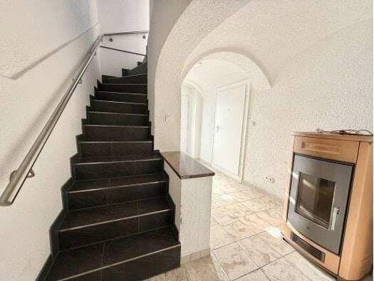 Reihenmittelhaus zur Miete 1.490 € 7 Zimmer 182 m² 180 m² Grundstück Am Berg Floß 92685