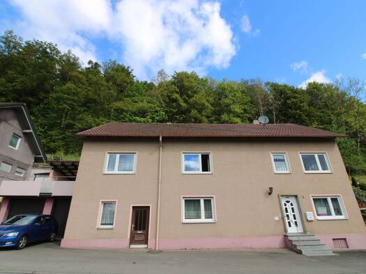 Mehrfamilienhaus zum Kauf 175.000 € 9 Zimmer 157 m² 765 m² Grundstück frei ab sofort Veringendorf Veringenstadt 72519