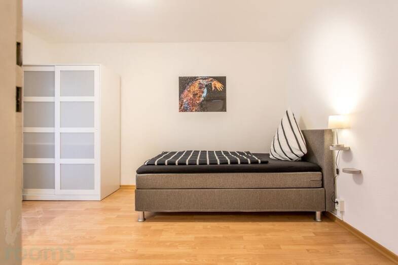 WG-Zimmer zur Miete Wohnen auf Zeit 530 € 22 m² 3. Geschoss frei ab sofort Lorscher Straße 00 Rödelheim Frankfurt am Main 60489