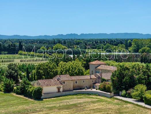 Haus zum Kauf 4.745.000 € 1.147 m² 14.133 m² Grundstück La Ville L'Isle-sur-la-Sorgue 84800