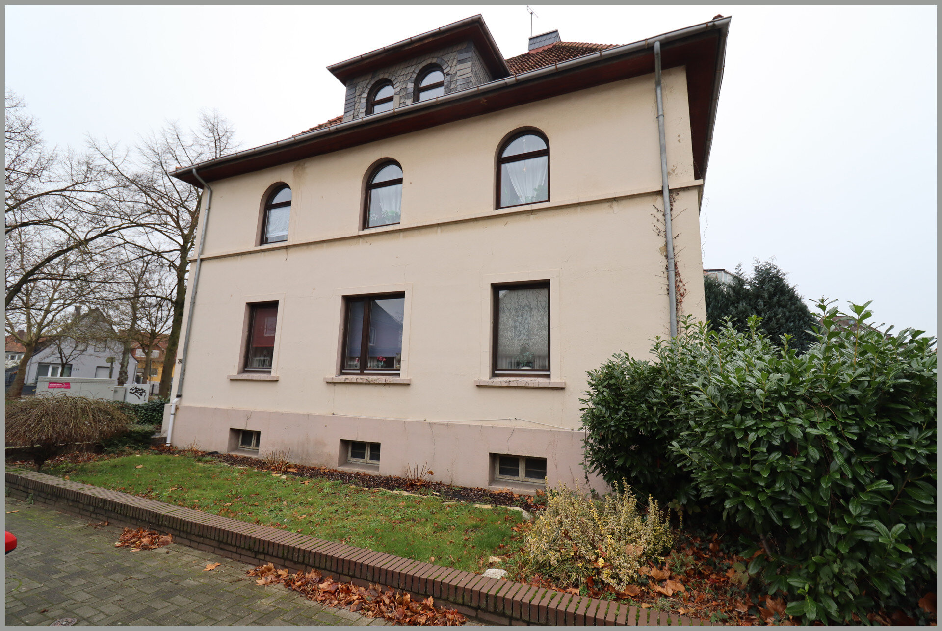 Mehrfamilienhaus zum Kauf 425.000 € 9 Zimmer 244 m²<br/>Wohnfläche 472 m²<br/>Grundstück Haste 70 Osnabrück 49090